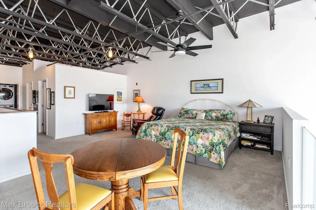 211 E 9 Mile Road Ferndale City MI 48220