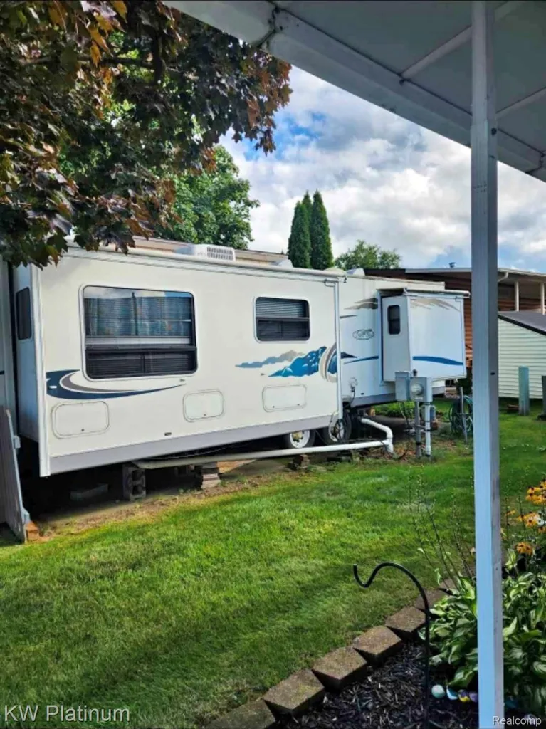 5236 Fredicksburg Ln, Lexington Village MI 48450