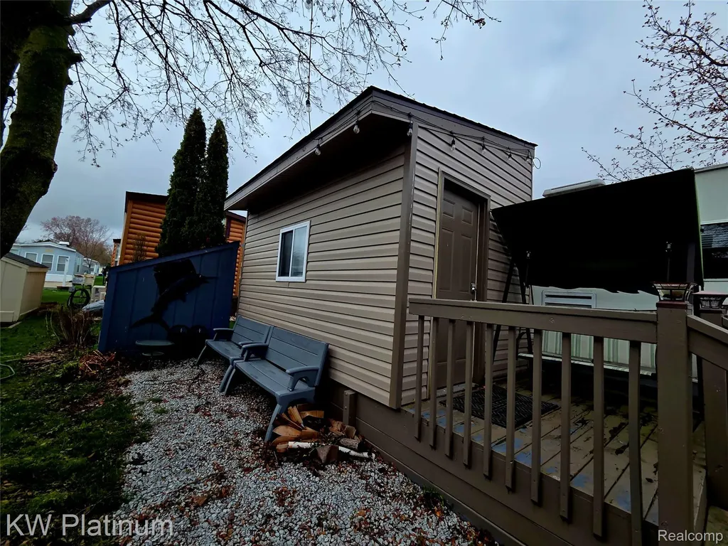 5236 Fredicksburg Ln, Lexington Village MI 48450