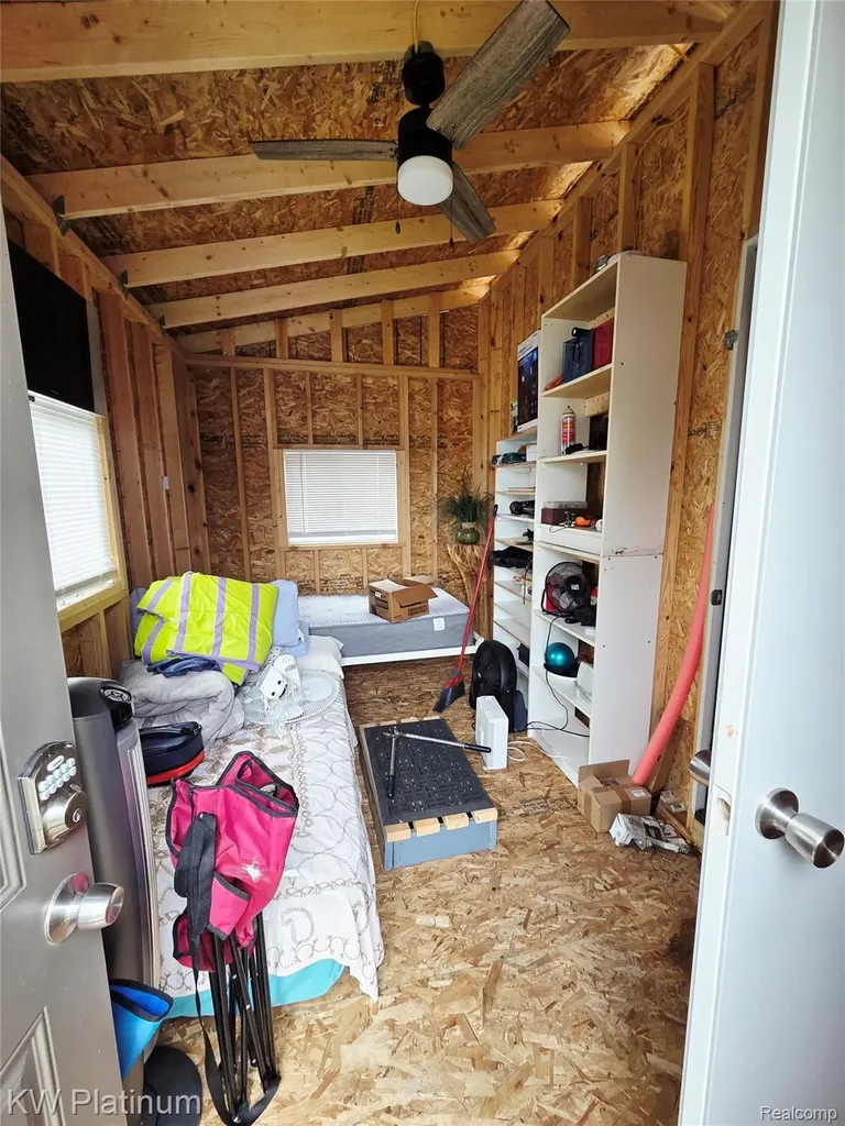 5236 Fredicksburg Ln, Lexington Village MI 48450