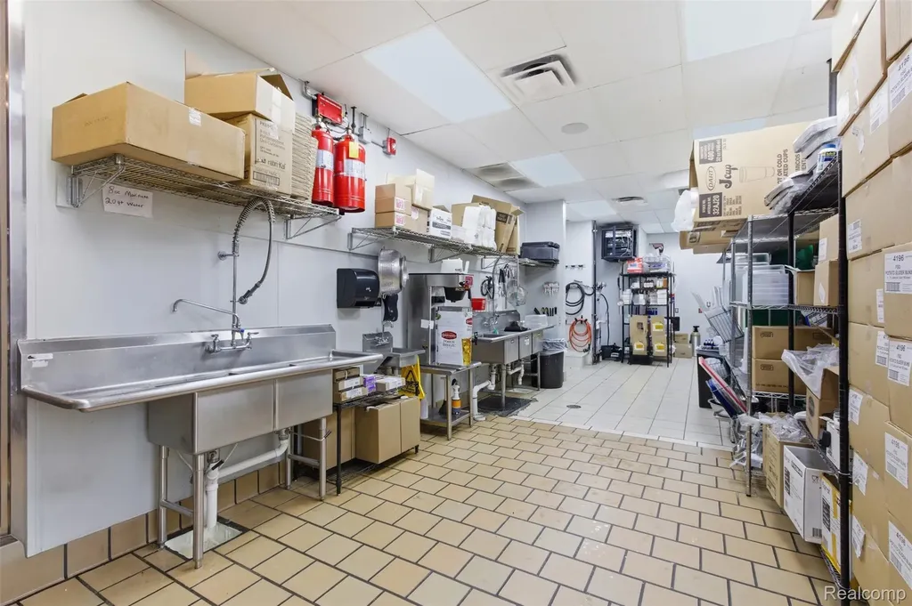 1434 W Big Beaver Road Troy City MI 48084