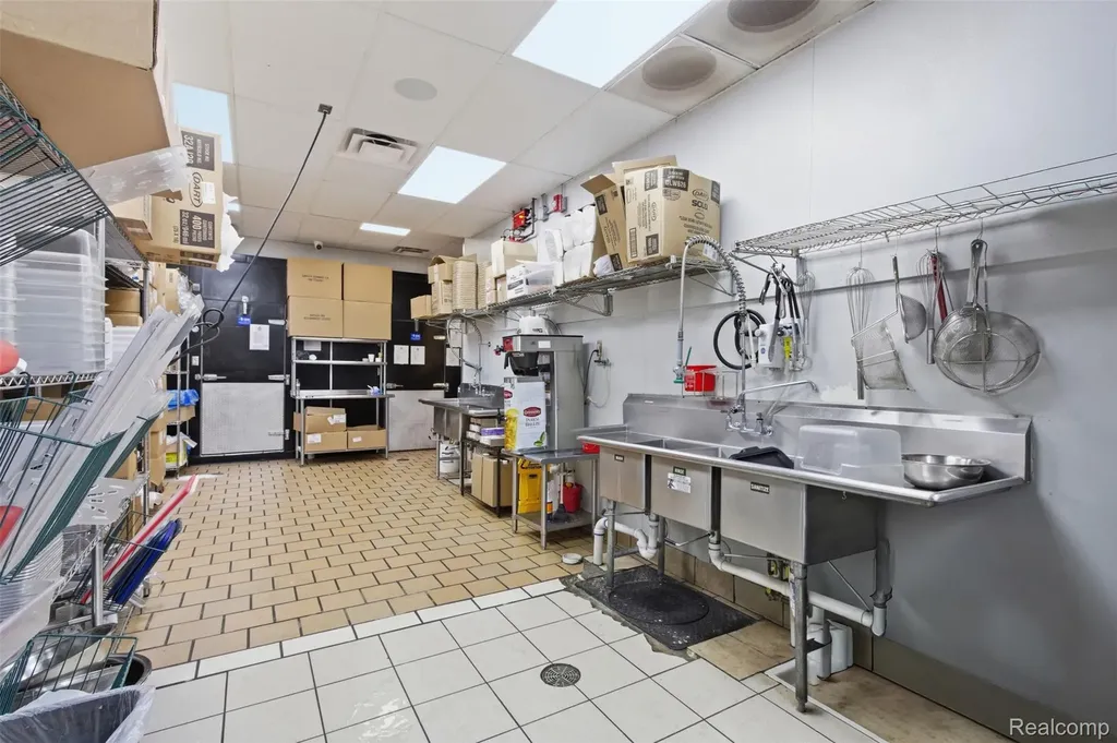 1434 W Big Beaver Road Troy City MI 48084