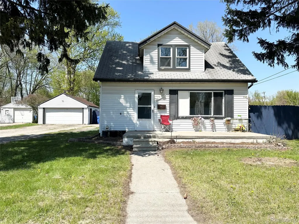 3701 Berkshire Avenue Warren City MI 48091