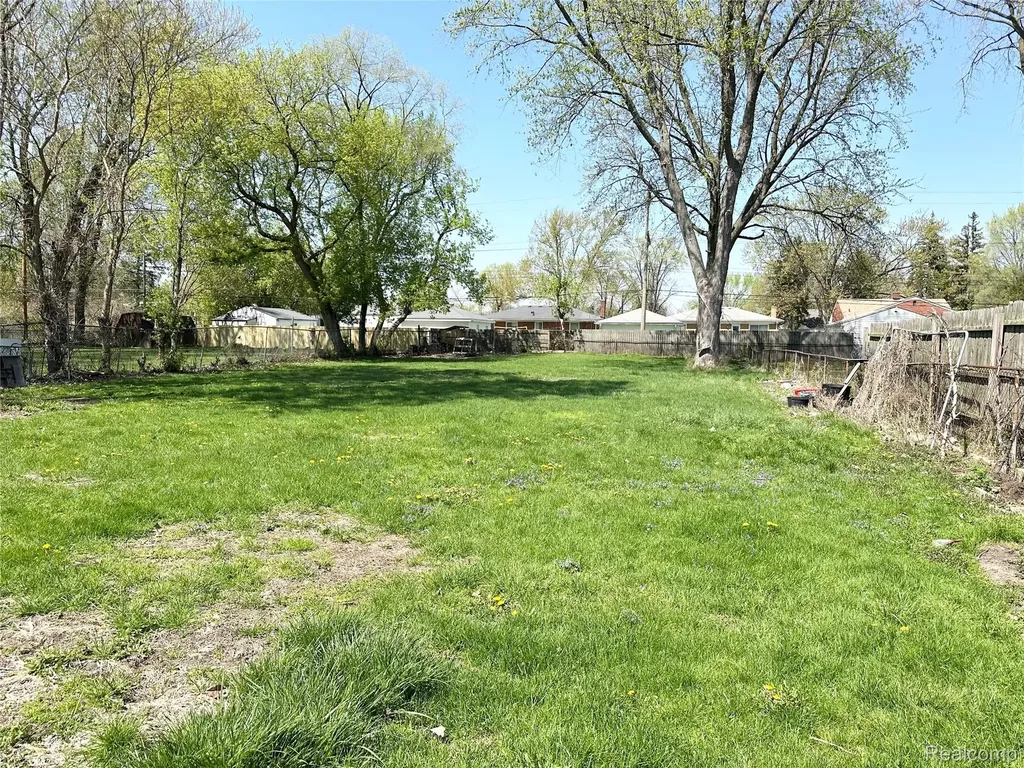 3701 Berkshire Avenue Warren City MI 48091