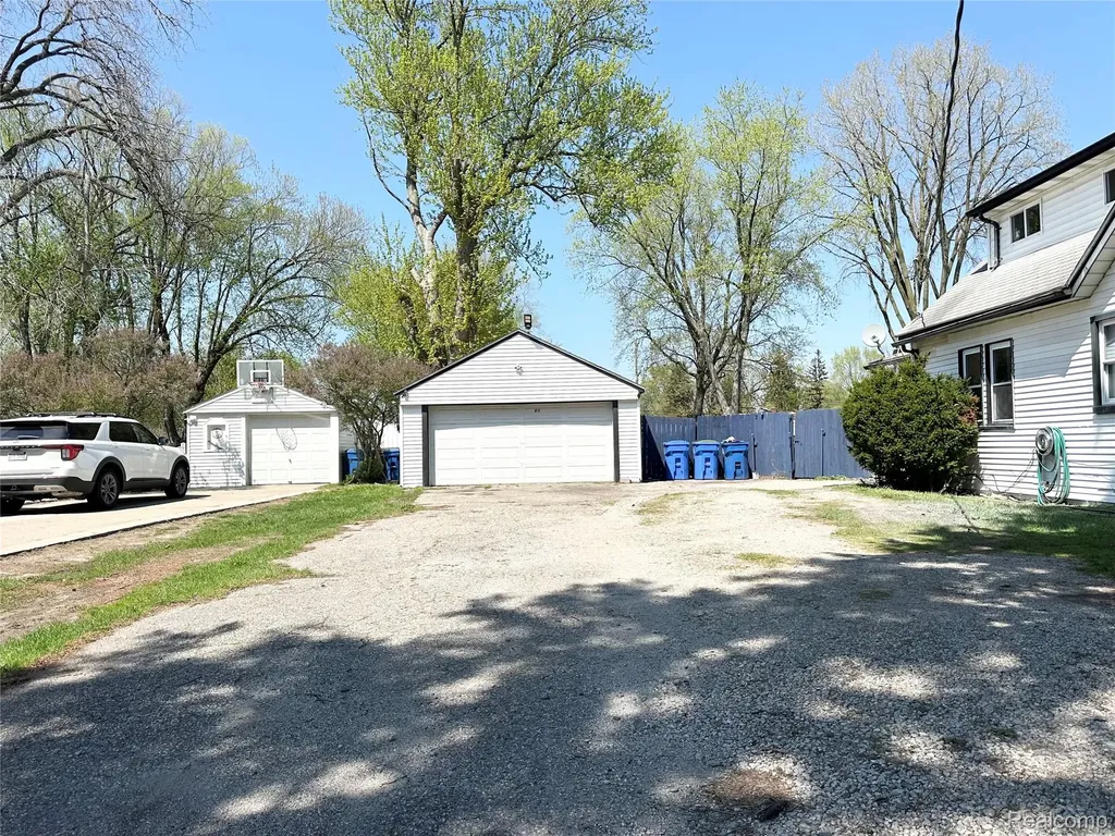 3701 Berkshire Avenue Warren City MI 48091