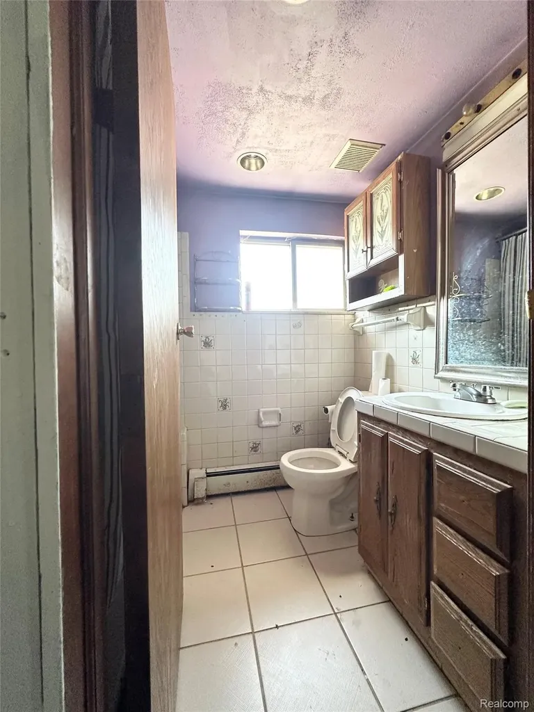 3701 Berkshire Avenue Warren City MI 48091