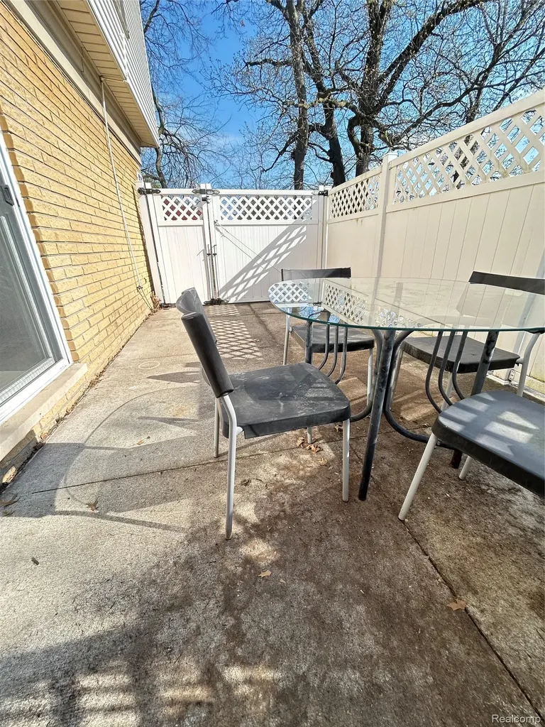 15417 Dupage Boulevard Taylor City MI 48180