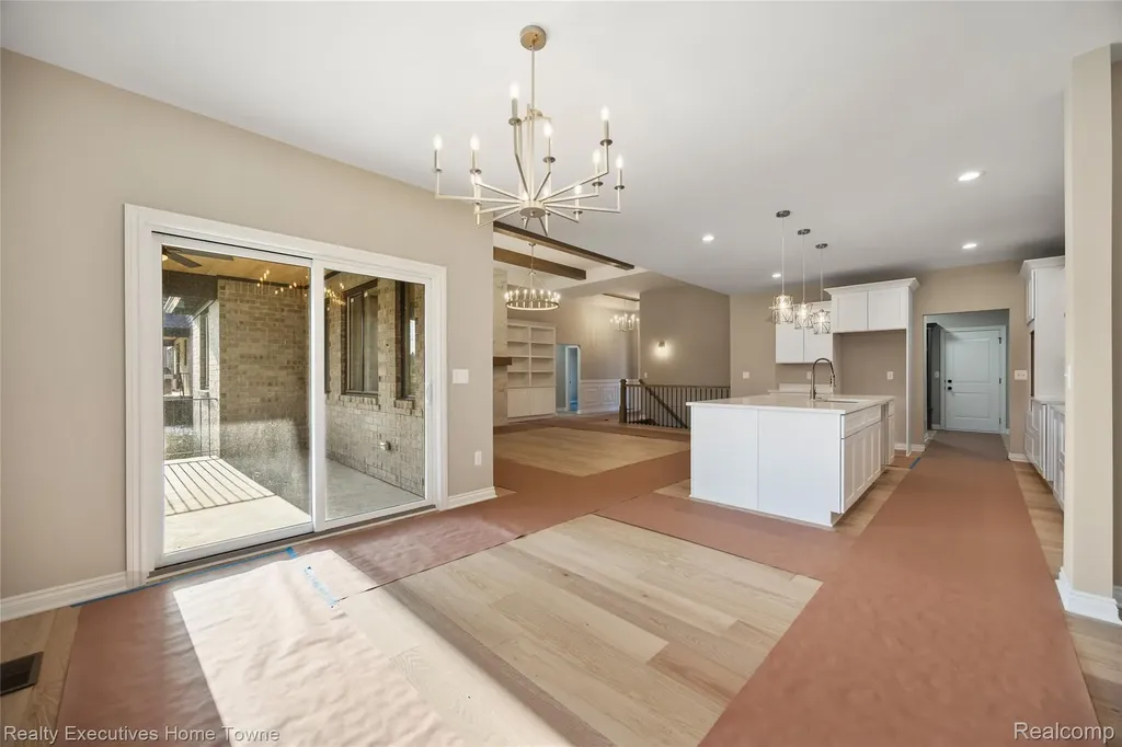 35071 Woodside Drive Richmond City MI 48062