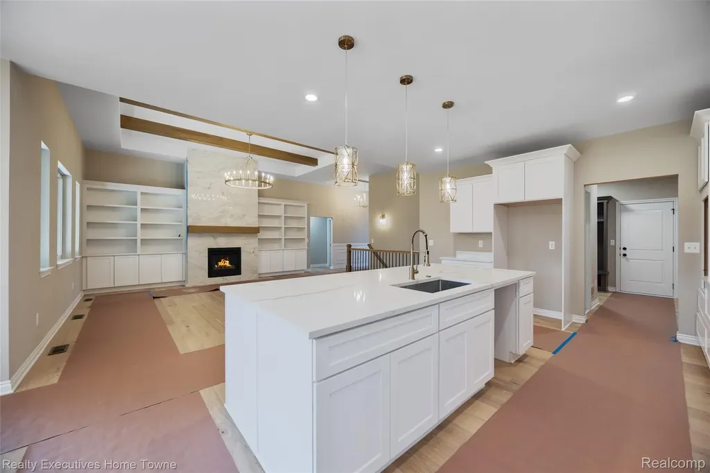 35071 Woodside Drive Richmond City MI 48062