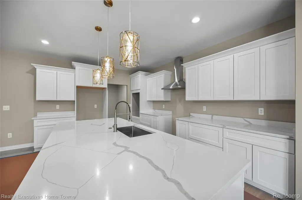 35071 Woodside Drive Richmond City MI 48062