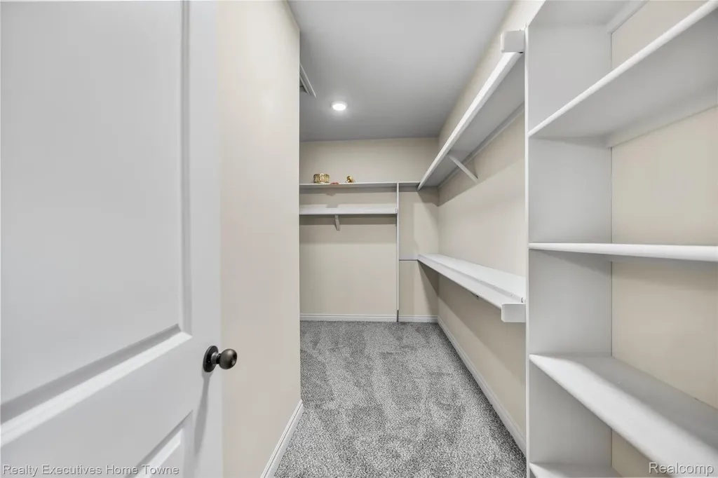 35071 Woodside Drive Richmond City MI 48062