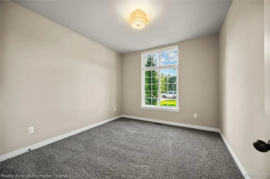 35071 Woodside Drive Richmond City MI 48062