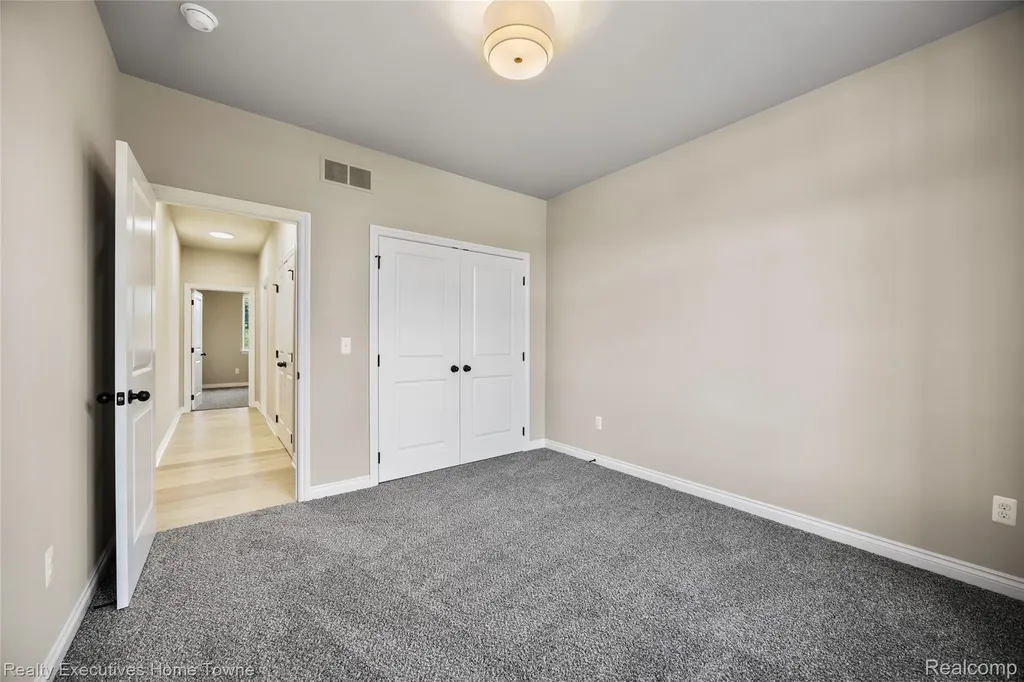 35071 Woodside Drive Richmond City MI 48062