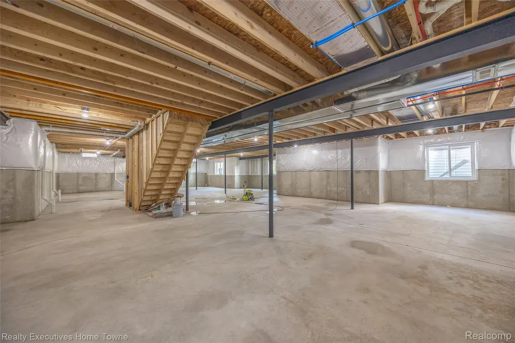 35071 Woodside Drive Richmond City MI 48062