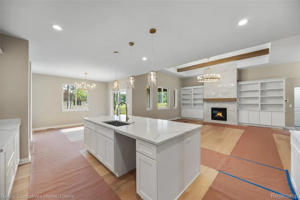 35071 Woodside Drive Richmond City MI 48062