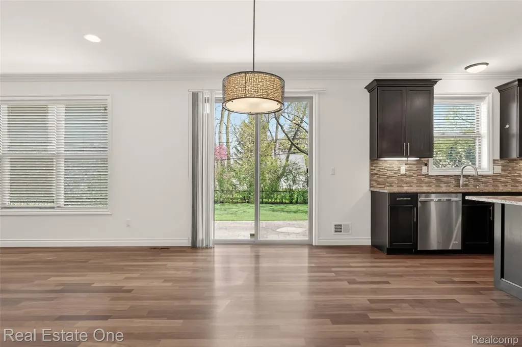4702 Mankato Avenue Royal Oak City MI 48073
