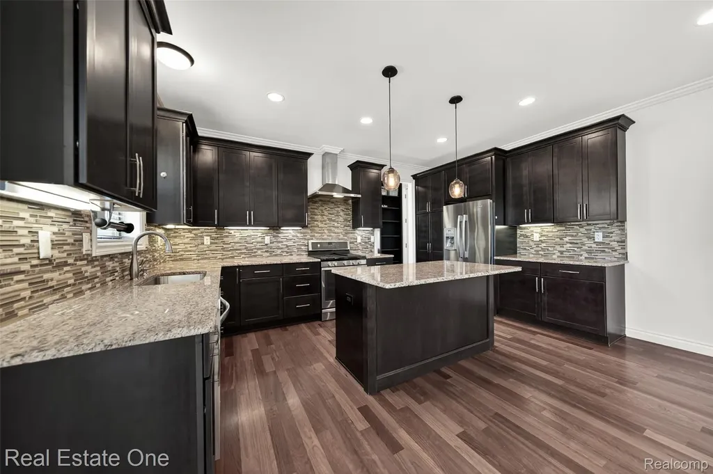 4702 Mankato Avenue Royal Oak City MI 48073
