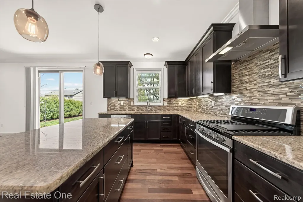 4702 Mankato Avenue Royal Oak City MI 48073