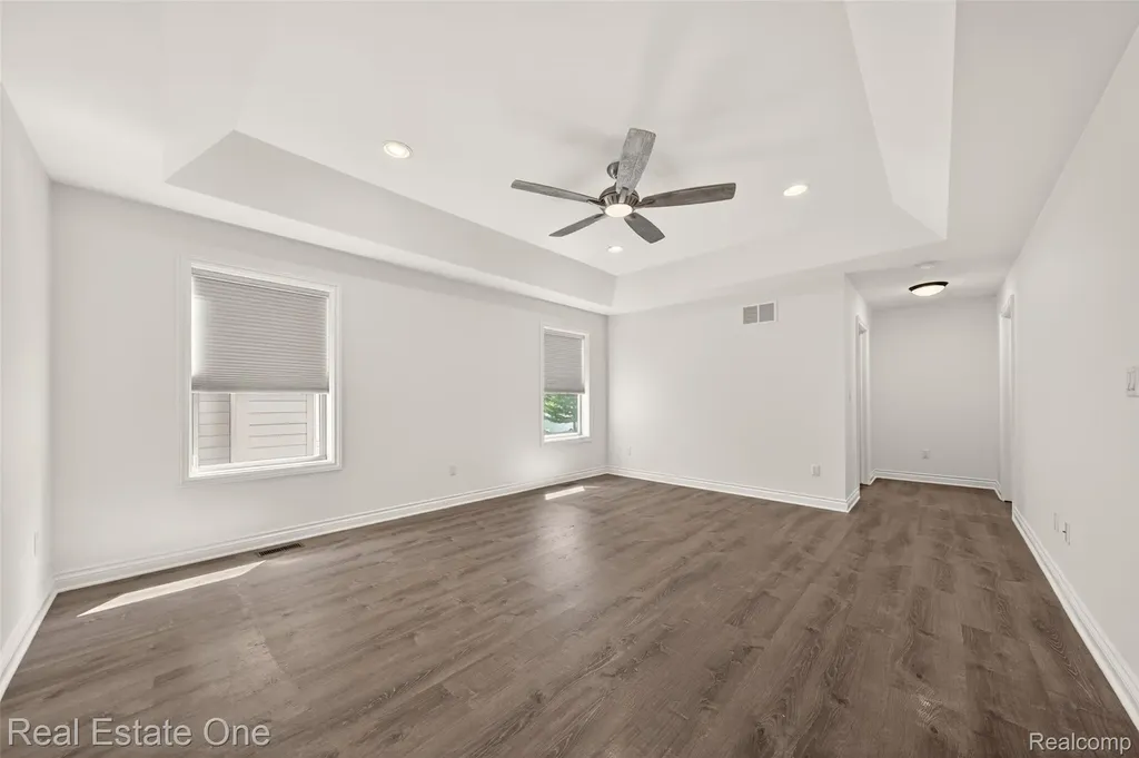 4702 Mankato Avenue Royal Oak City MI 48073