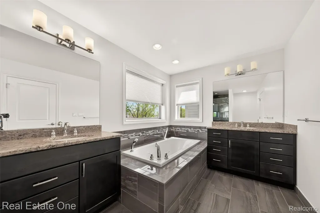 4702 Mankato Avenue Royal Oak City MI 48073