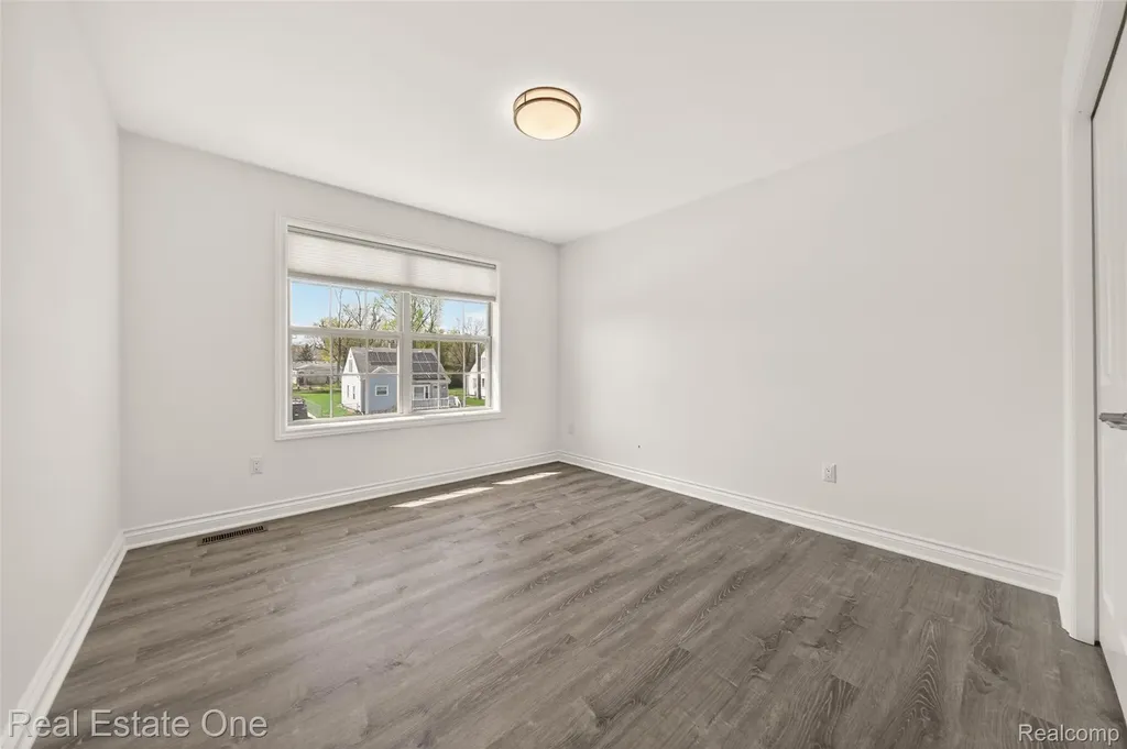 4702 Mankato Avenue Royal Oak City MI 48073