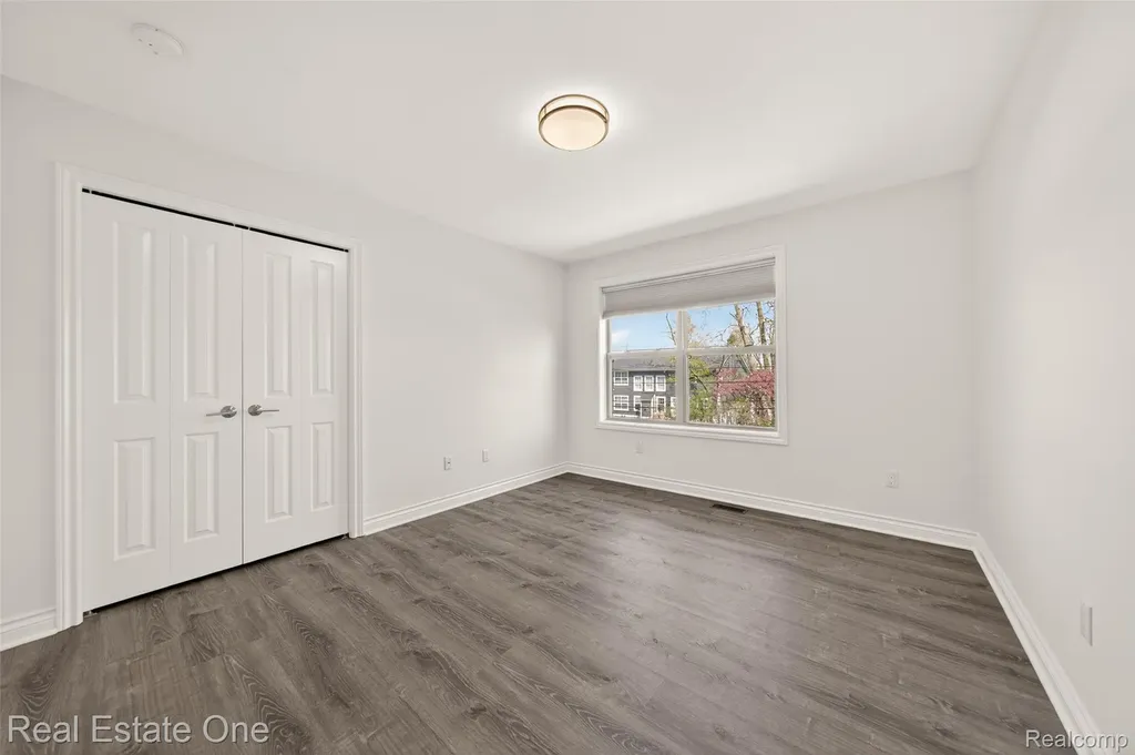 4702 Mankato Avenue Royal Oak City MI 48073