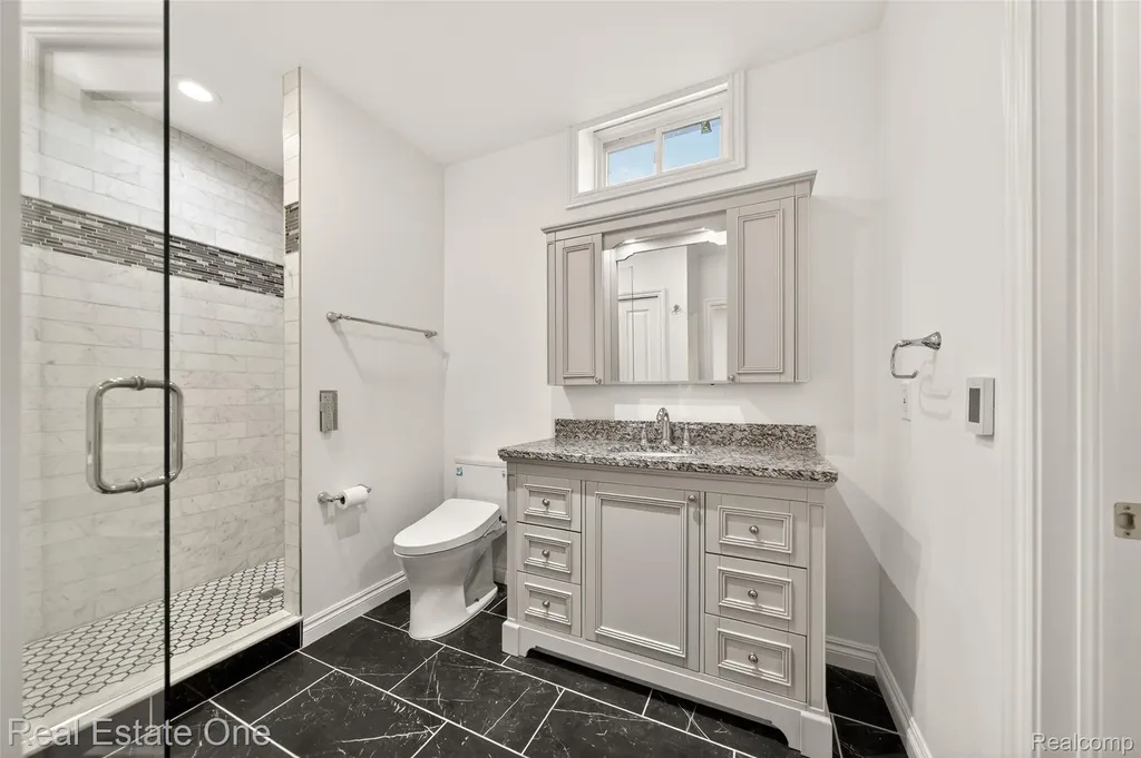 4702 Mankato Avenue Royal Oak City MI 48073