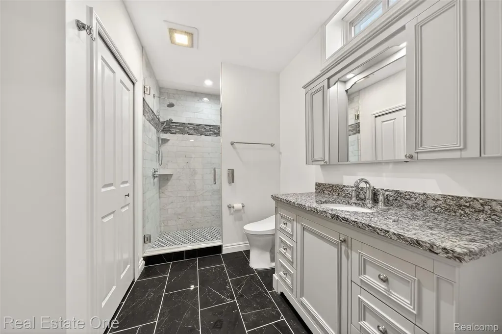 4702 Mankato Avenue Royal Oak City MI 48073