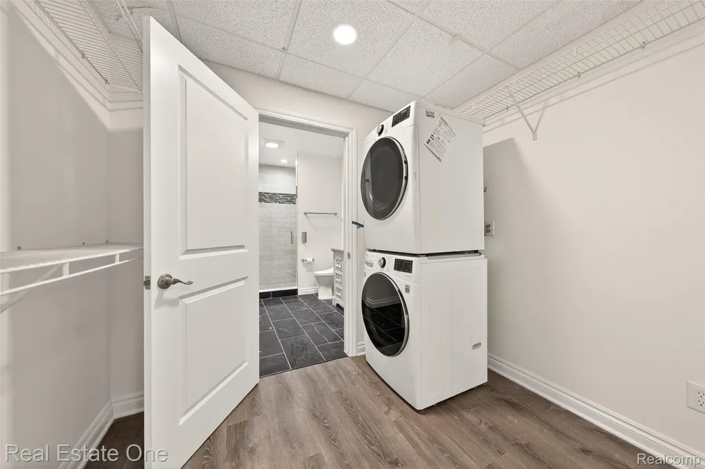 4702 Mankato Avenue Royal Oak City MI 48073