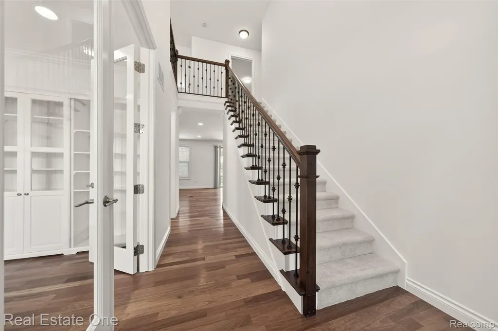 4702 Mankato Avenue Royal Oak City MI 48073