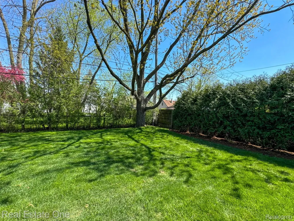 4702 Mankato Avenue Royal Oak City MI 48073