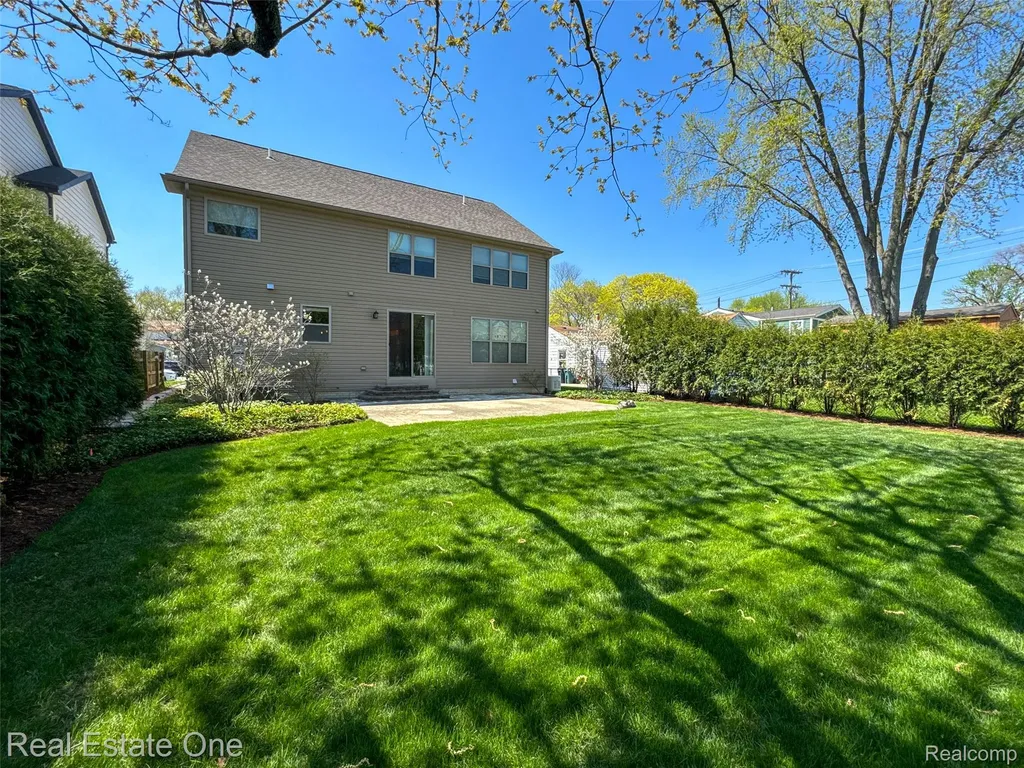 4702 Mankato Avenue Royal Oak City MI 48073