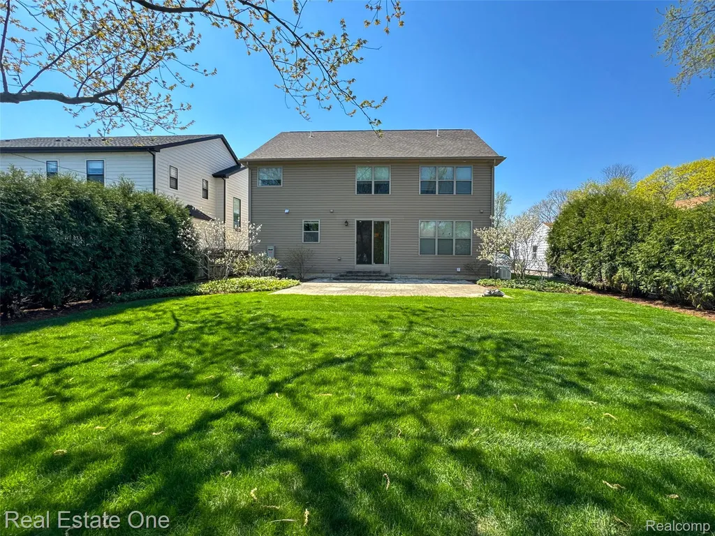 4702 Mankato Avenue Royal Oak City MI 48073