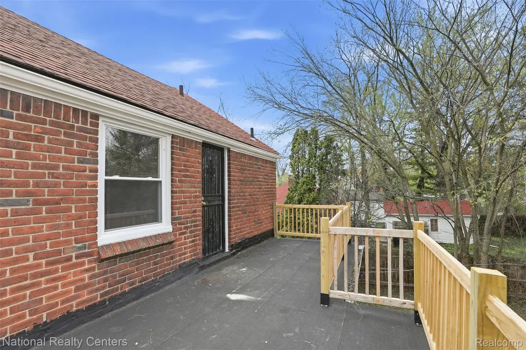 15422 Gilchrist Street Detroit City MI 48227