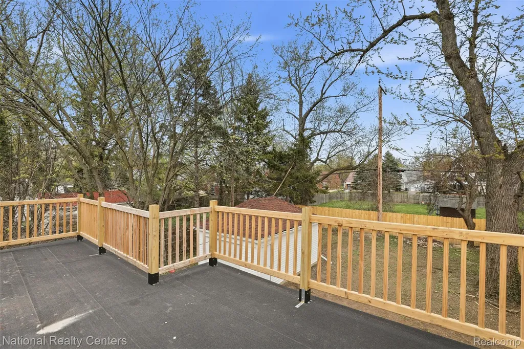 15422 Gilchrist Street Detroit City MI 48227