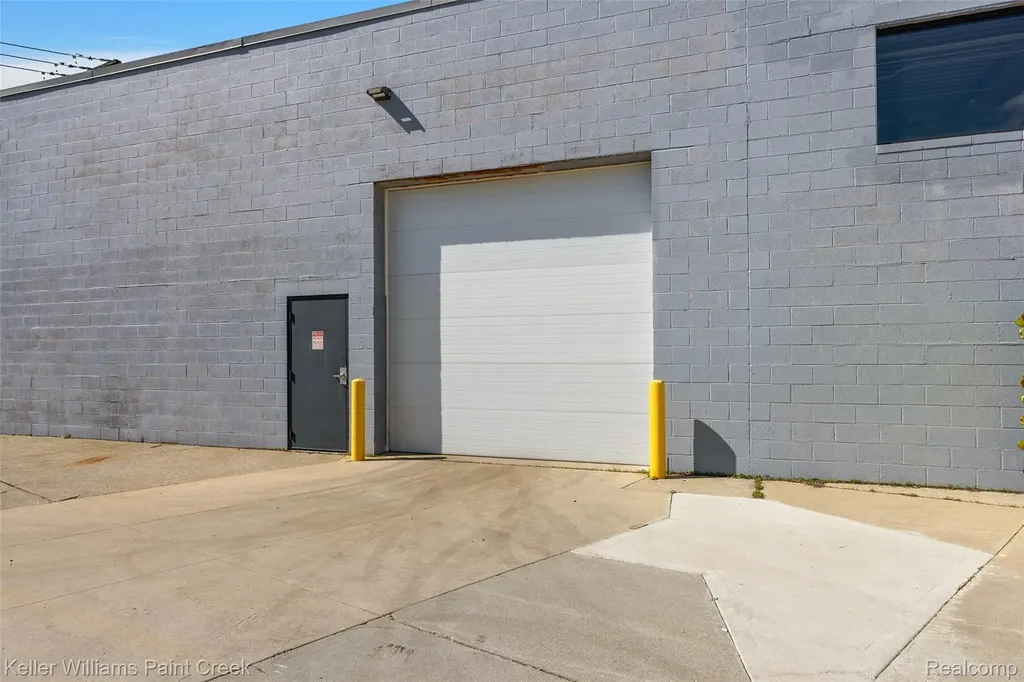 30759 Edison Drive Roseville City MI 48066