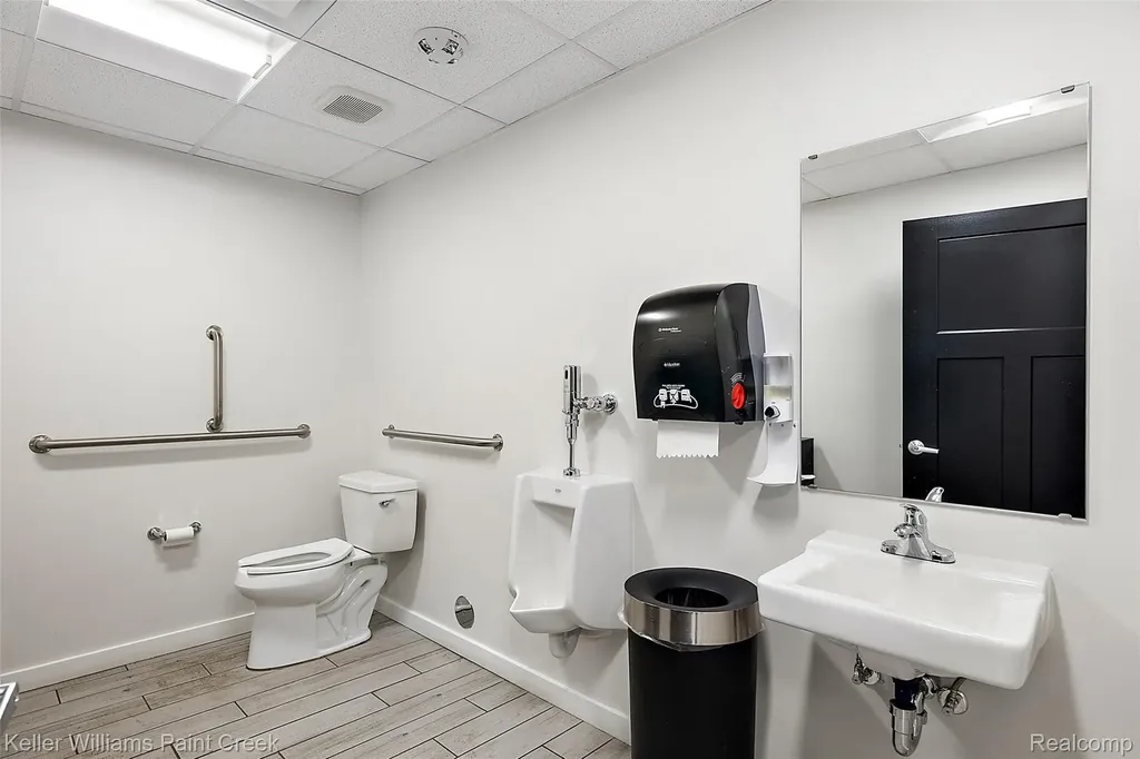 30759 Edison Drive Roseville City MI 48066