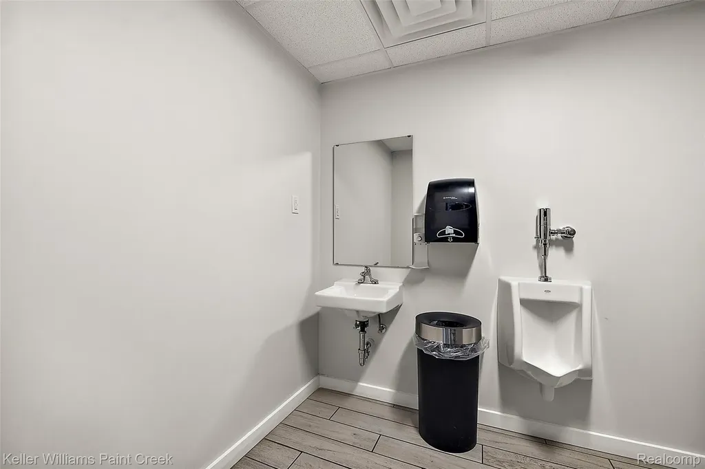 30759 Edison Drive Roseville City MI 48066