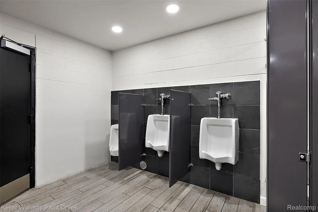 30759 Edison Drive Roseville City MI 48066