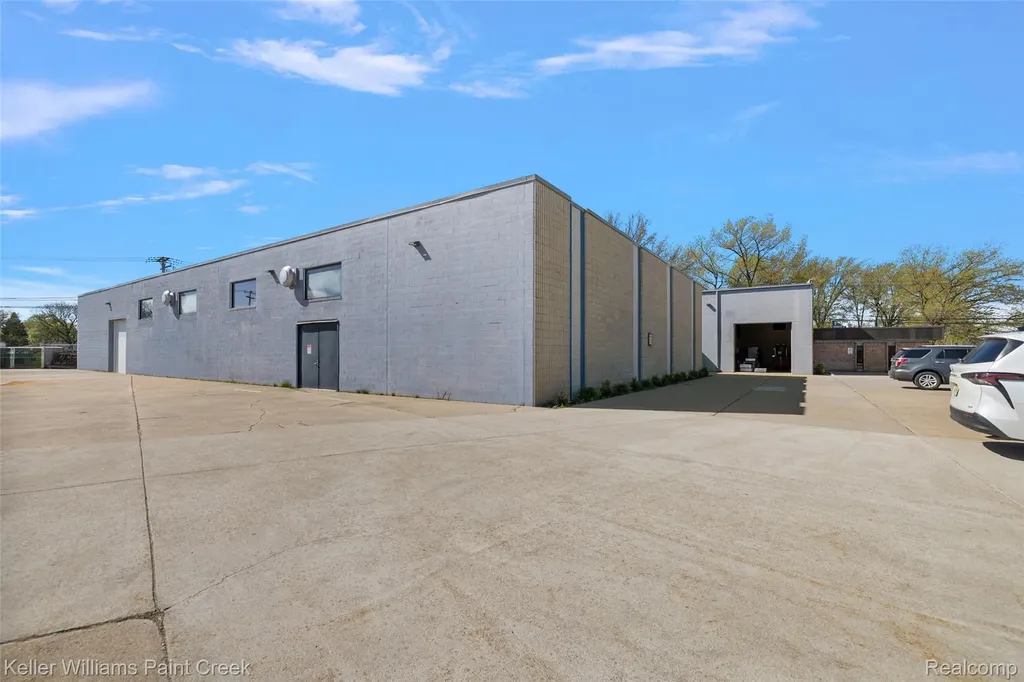 30759 Edison Drive Roseville City MI 48066
