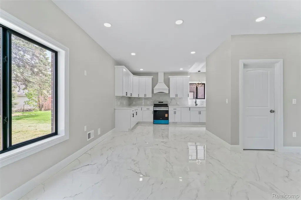 3811 Alice Street Dearborn City MI 48124