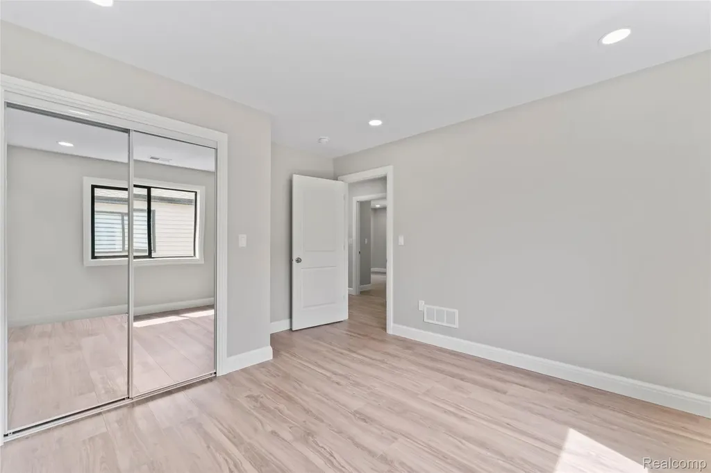 3811 Alice Street Dearborn City MI 48124