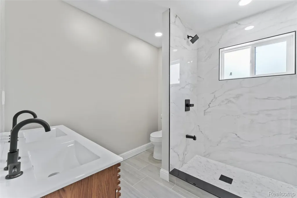 3811 Alice Street Dearborn City MI 48124