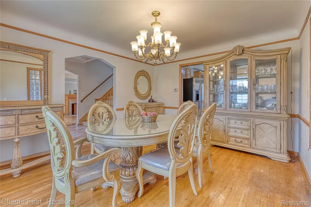 551 Fiske Drive Detroit City MI 48214