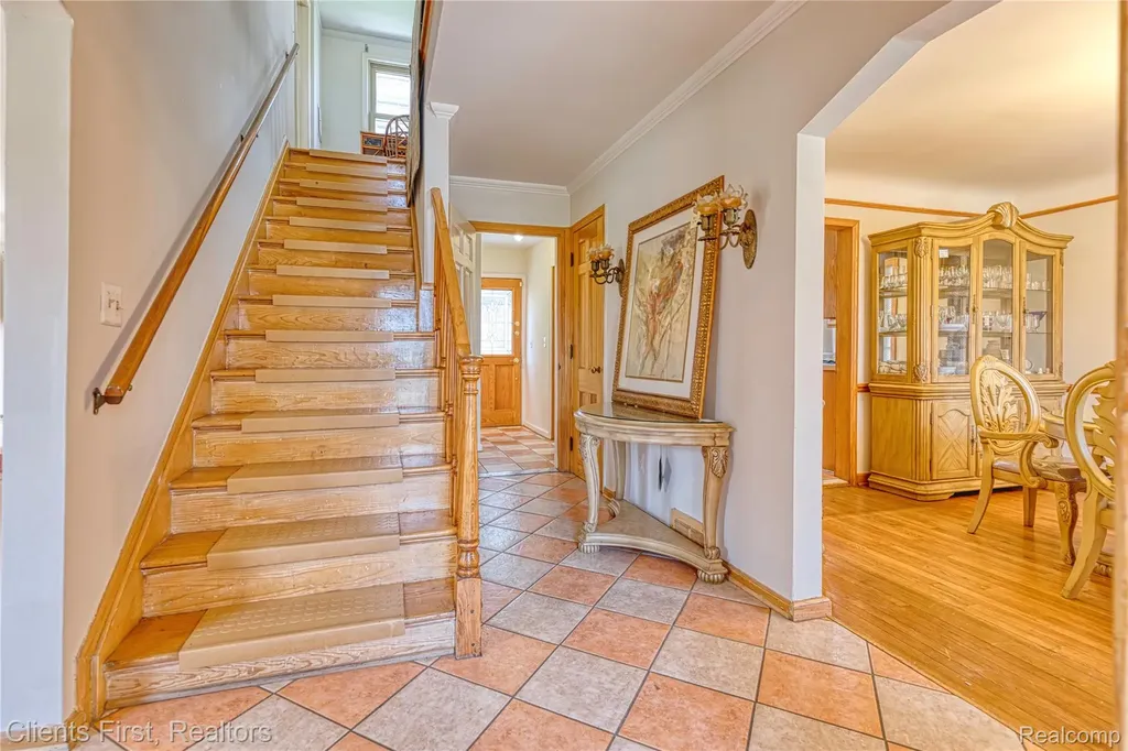 551 Fiske Drive Detroit City MI 48214