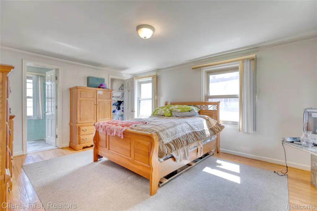551 Fiske Drive Detroit City MI 48214