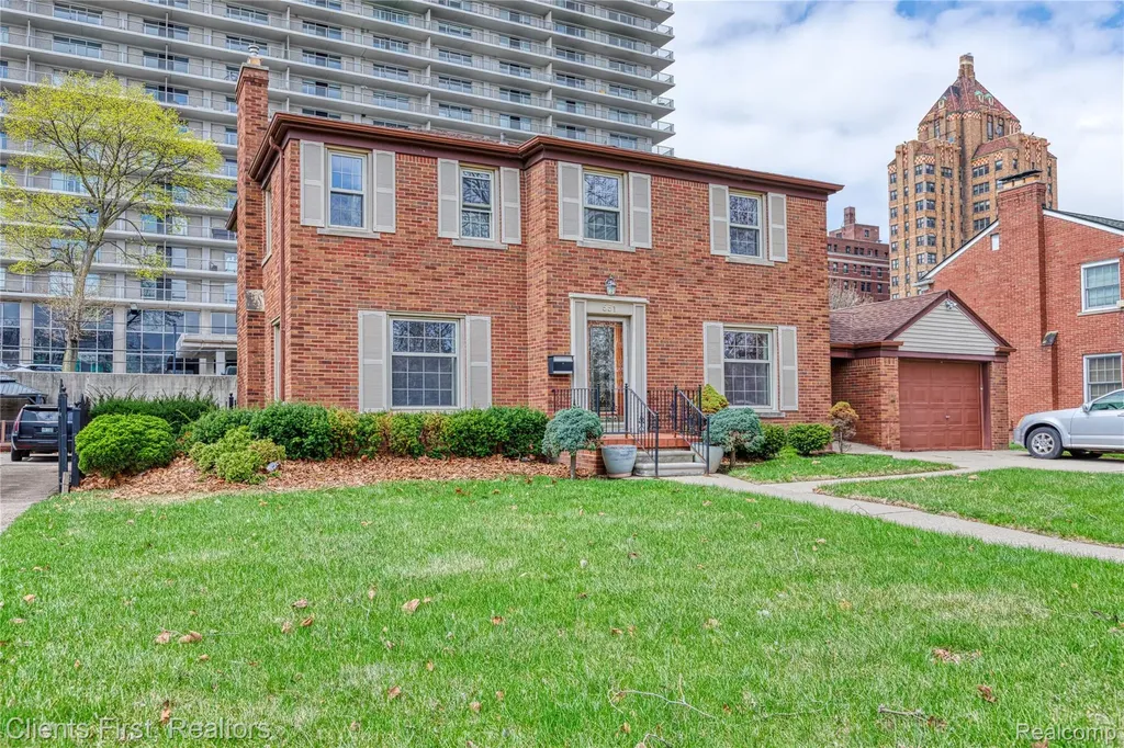 551 Fiske Drive Detroit City MI 48214
