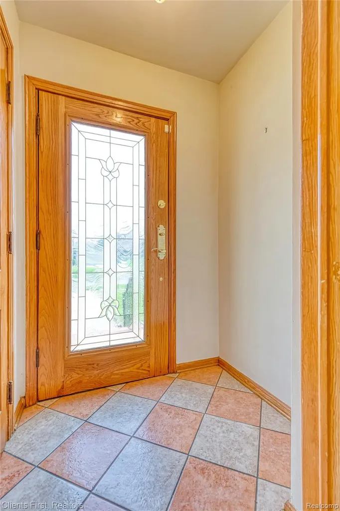 551 Fiske Drive Detroit City MI 48214