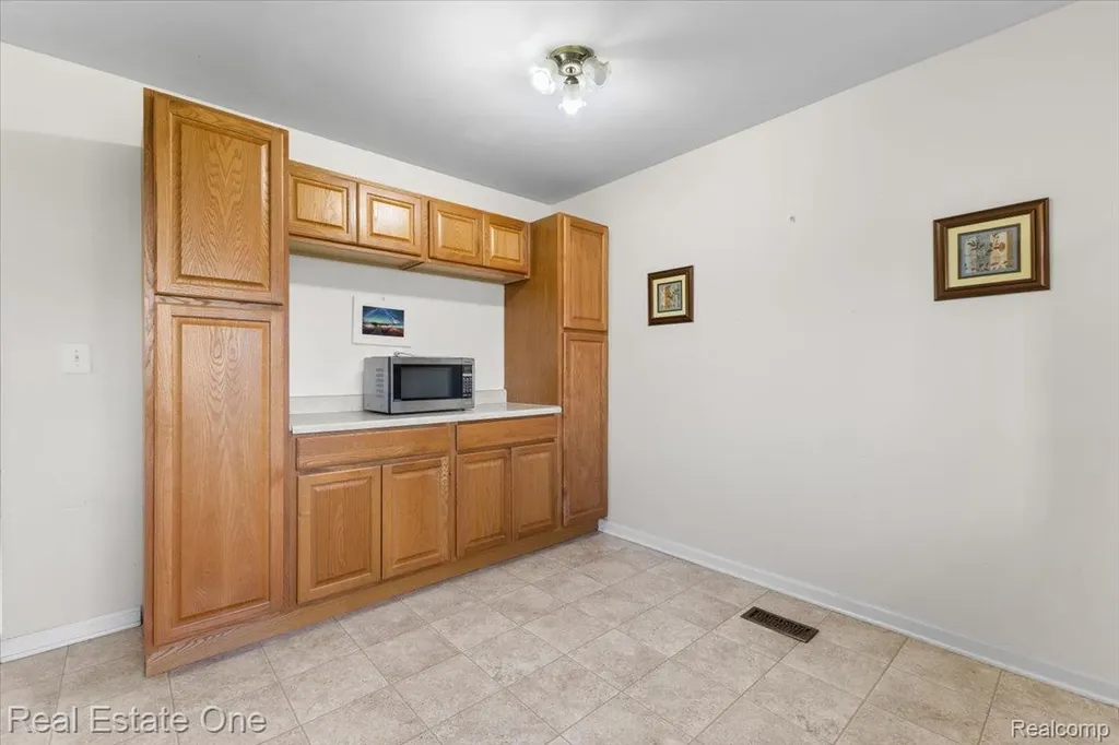 2607 Patrick Henry Auburn Hills City MI 48326