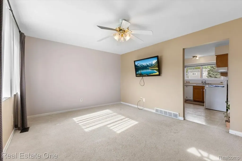 2607 Patrick Henry Auburn Hills City MI 48326